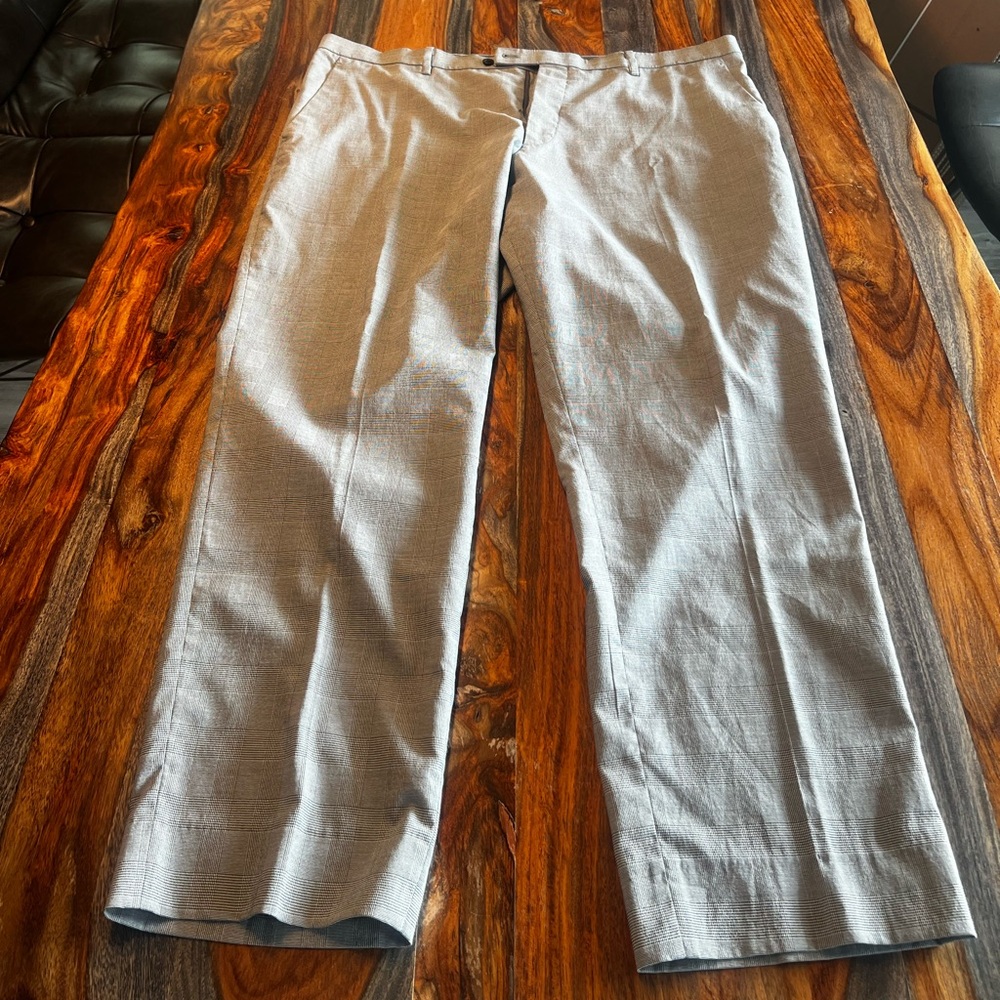 Men’s Uniqlo Golf/Casual pants - 42/32